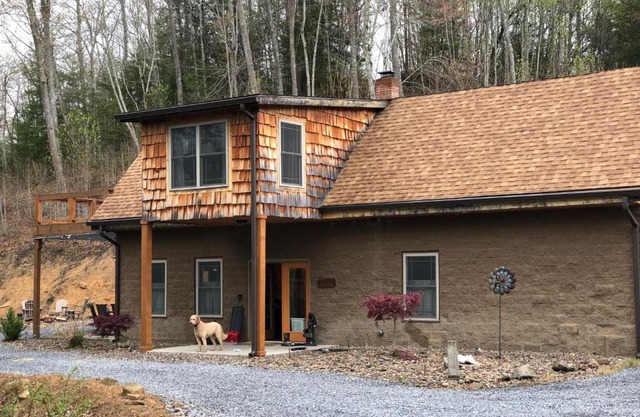 The Lodge at Camp Creek Cabins