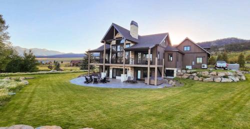 The Lodge at Cutthroat Landing