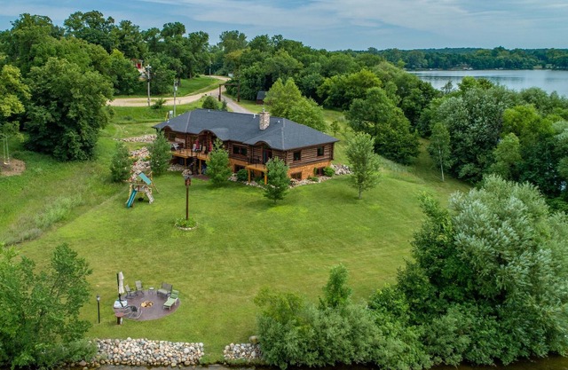 The Lodge at Diamond Point