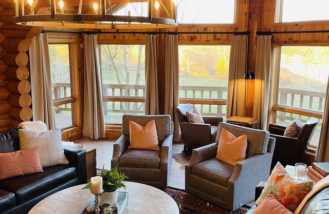 The Lodge at Dolan Creek Farm with private hot tub.
