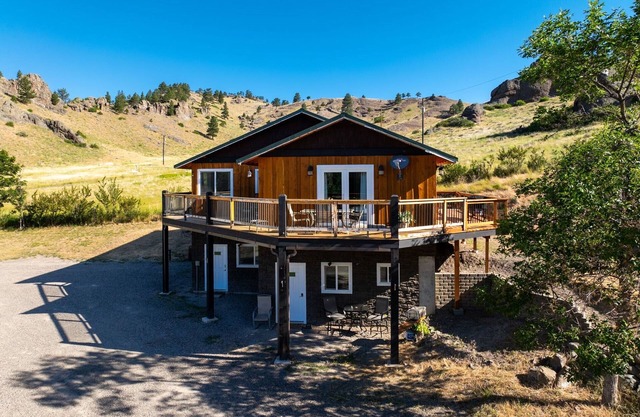 The Lodge at Prewett Creek, near Missouri River!!
