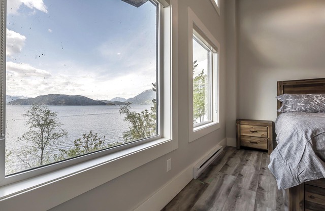 "Die Lodge am Harrison Lake" (Suite # 2)
