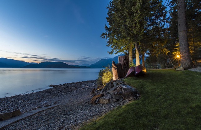 "Die Lodge am Harrison Lake" (Kutschenhaus)
