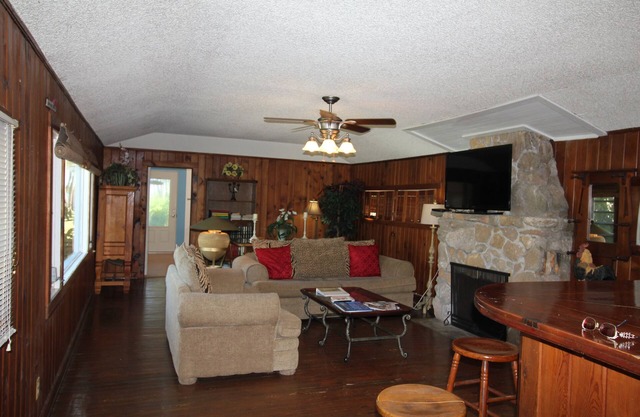The Lodge, gemütliches King Cottage mit einem Schlafzimmer an der Indian River Lagoon