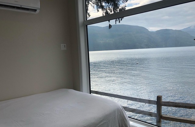 The Lodge on Harrison Lake
