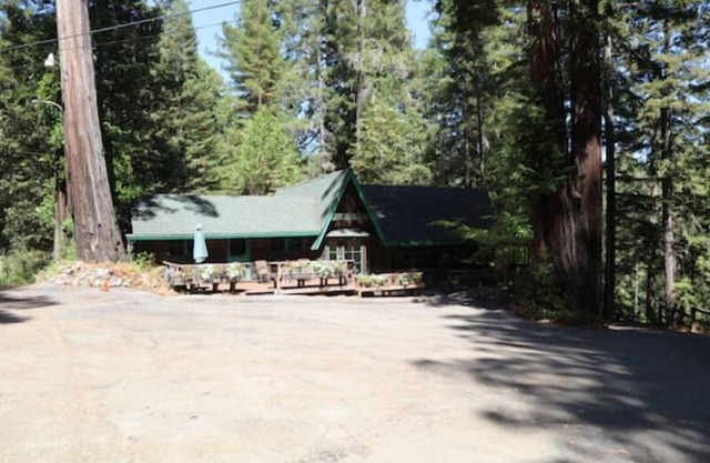 "The Lodge" River Access 2 Kitchens Dines 18 ppl