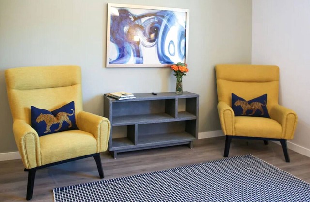 The Lofts at Paso Market Walk - The Elderberry Room