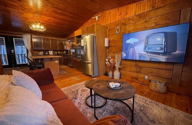 The Log Haus An Countryside Escape