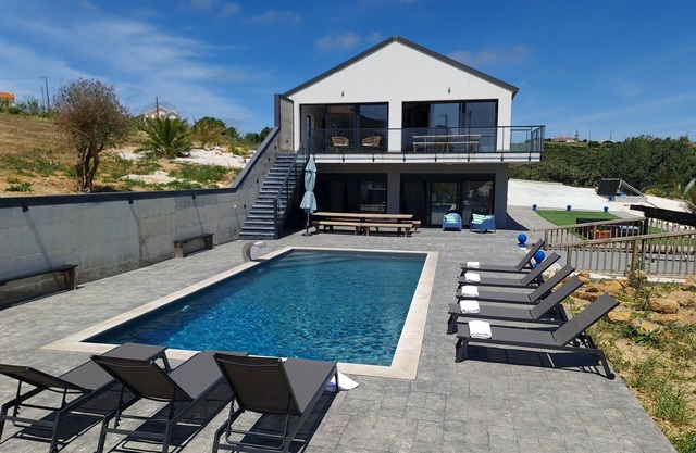 The long Barn Ericeira cascade pool/sunken outdoor lounge, walk to beach (18)