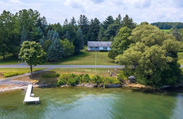 The Look Out: "Relaxing Finger Lakes Retreat Close to Ithaca!"