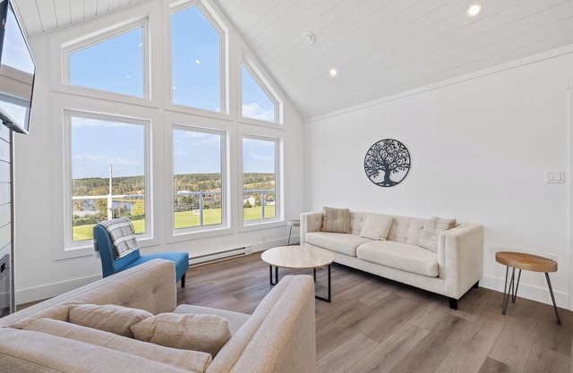 The Lookout - Executive Waterview Home