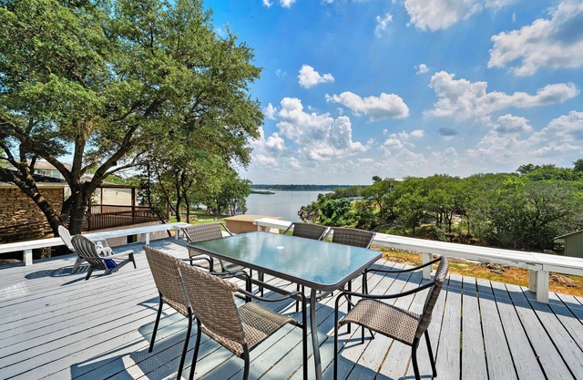 The Lovely Lakehouse - The Sights of Lake Belton