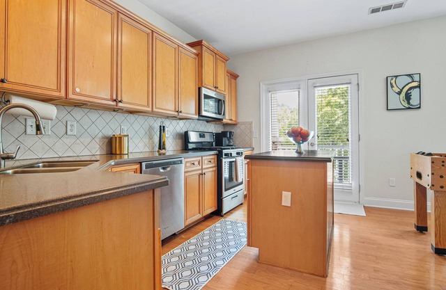 The Luxe on 16th Steps to Atlantic Station