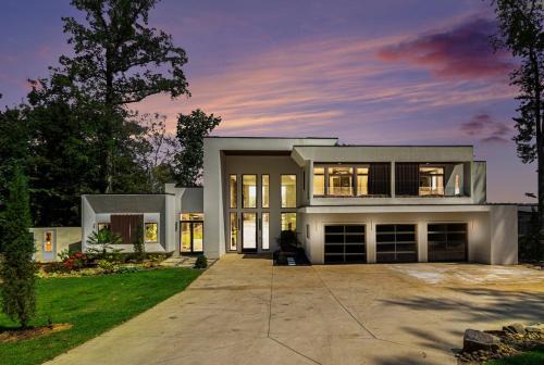 The Luxe Waterside Retreat