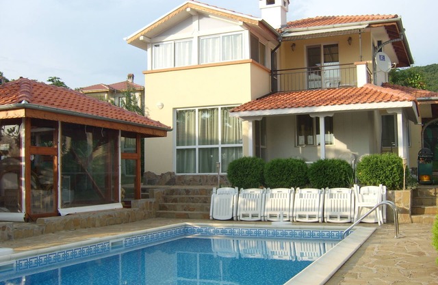 Die Luxus-Villa mit privatem Pool in Schwarzmeerküste
