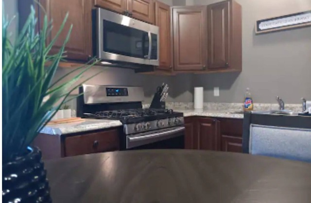 The Macro-Suite at Mt. Pleasant NEW 2B Apt.Parking