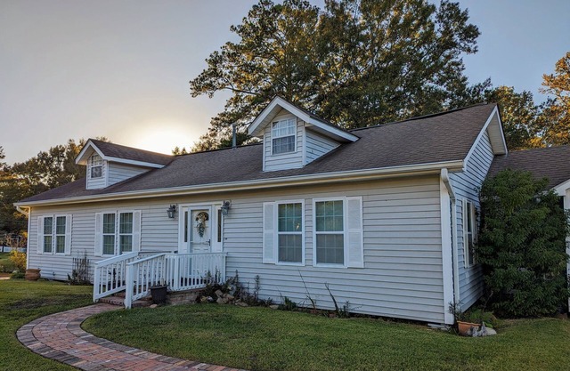 The Magnolia House - A spacious, warm, family-friendly home with vintage touches