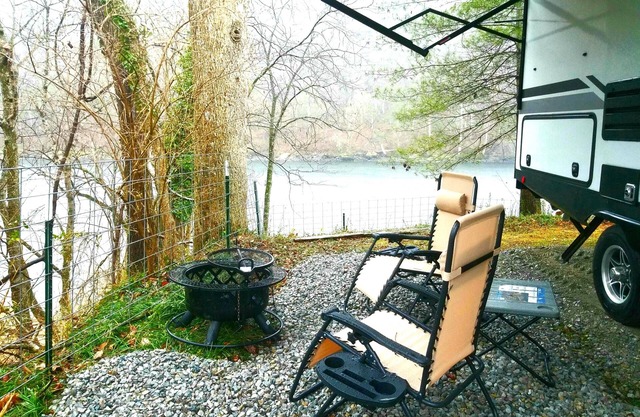 The Magnolia House RV Winnebago Sleeps 3