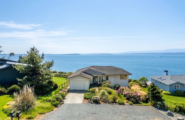 The Majestic Blue View by AvantStay | Waterfront