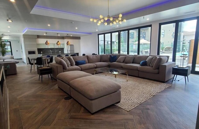 * The Margo* - Beautiful 2 bedroom suite