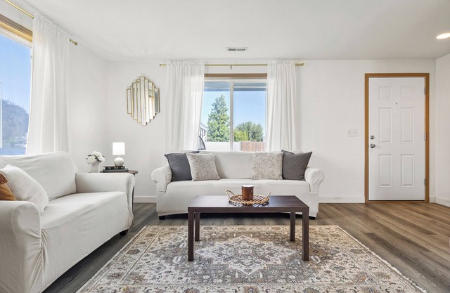 The Marigold - Cozy 3 Bed House in Pasco
