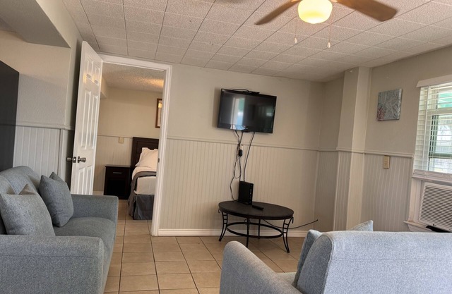 The Mark at Surfside, Apt. 3
