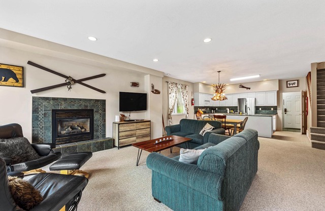 The Marmot's Den - Large Family-Friendly Ski Retreat in Sun Peaks