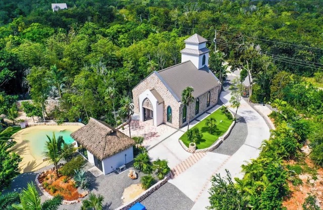 The Mastic Cottage Collection on North Side
