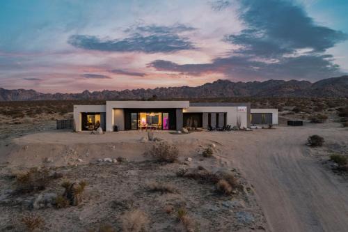 The Maya by Fieldtrip Modern Desert Estate With Resort-Style Pool