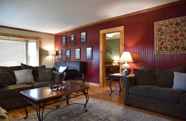 Mt. Shasta Ferienhaus in McCloud 10+ Schlafplätze, 415-577-5198