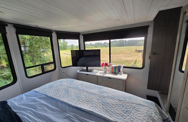 The Meadow House, Country Retreat