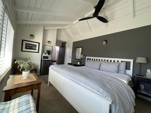 The Midtown Cottage- w/Private Entrance and Views