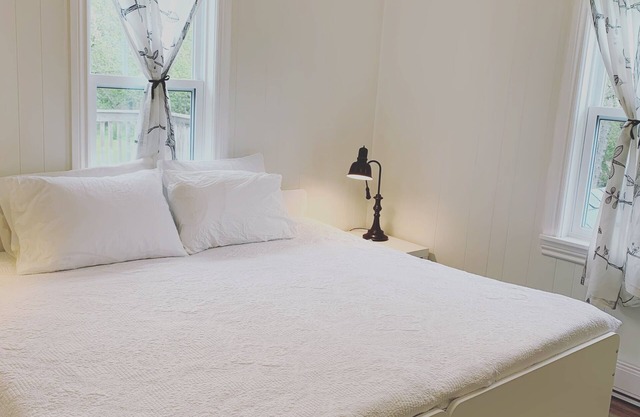 THE MINT ROSE COTTAGE