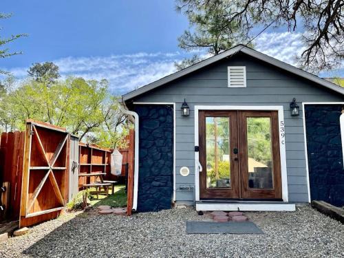The Modern Blue- Walk to Downtown Prescott