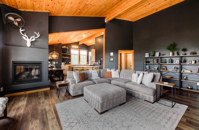 The Modern Moose Lodge | House in Truckee with a chef's kitchen and hot tub