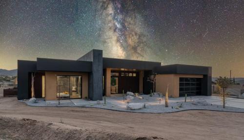 The Monarch by Fieldtrip New Luxury Estate with Pool Spa Resort Amenities