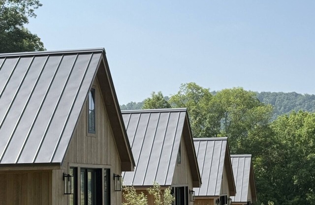The Monroe Cottage - Luxury Farm Stay
