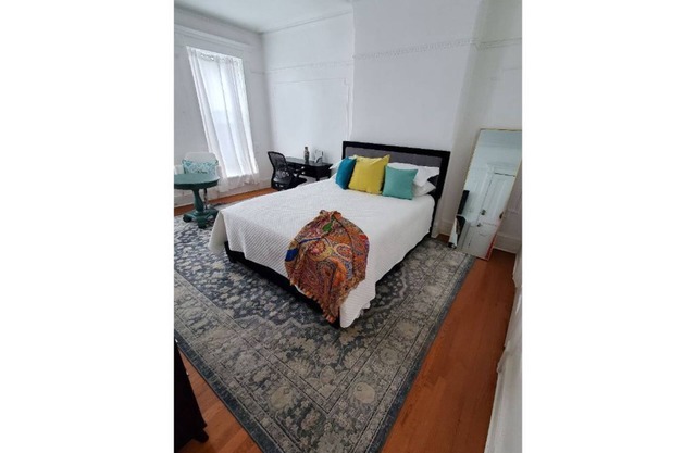 The Monroe Queen Bedroom Suite- Entire Unit