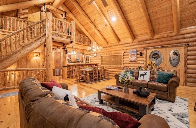 The Moose & Bear Cabin at Timpanogos