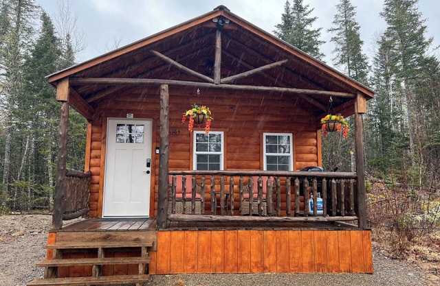 The Moose Cabin, cozy cabin right on the Atv and snowmobile trail access road.