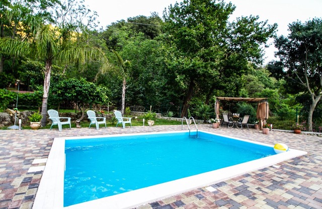 The Muse Country House POOL -Gole Alcantara