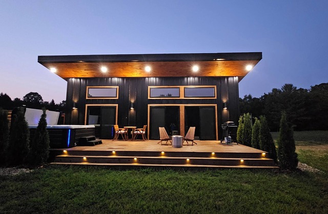The Mysa - Lux Villa with Sauna & Hot tub / NEW