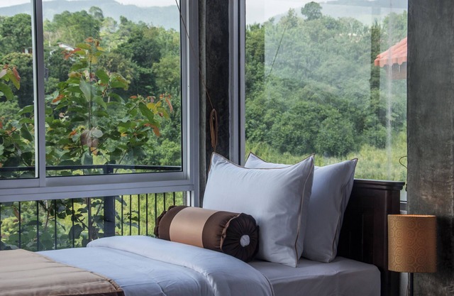 THE NATURE SUITE by Kandy Victoria Eco Resort "Overlooking Victoria Lake"