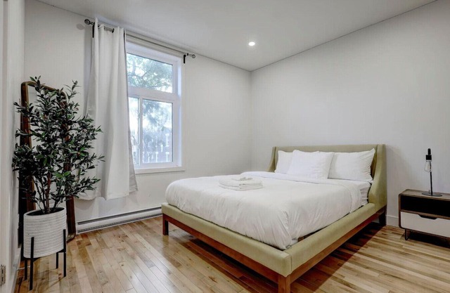 The NDG Charm|A 3BR Hidden Gem