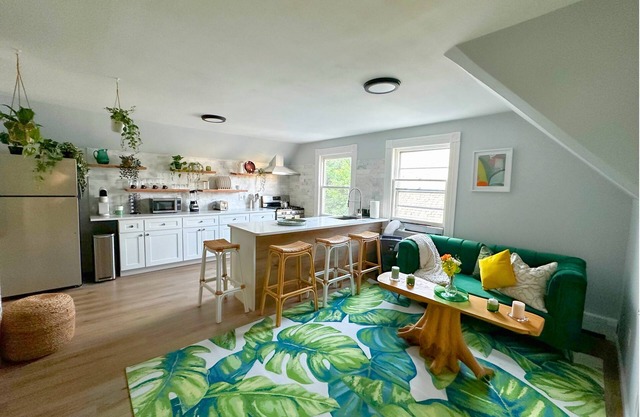 Overlook New Haven In this 2 BDR Peaceful Carribean Nest