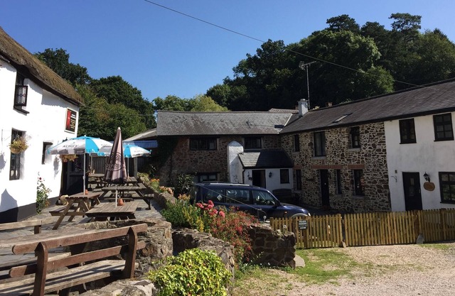 Cottage-Superior-Eigenes Badezimmer-Blick auf den Hof-The Nest