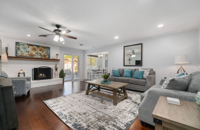The Nest-Cozy 4BR in the heart of town w/ fire pit