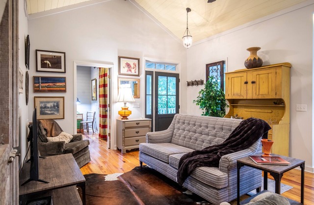 The Nest Egg, 3BR Escape by Velvet Ditch Villas
