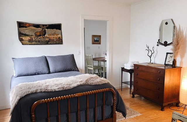 ‘The Nest’ Romantic Cottage in Hudson Valley