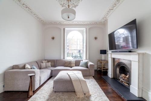 The New Cross Premier Rooms
